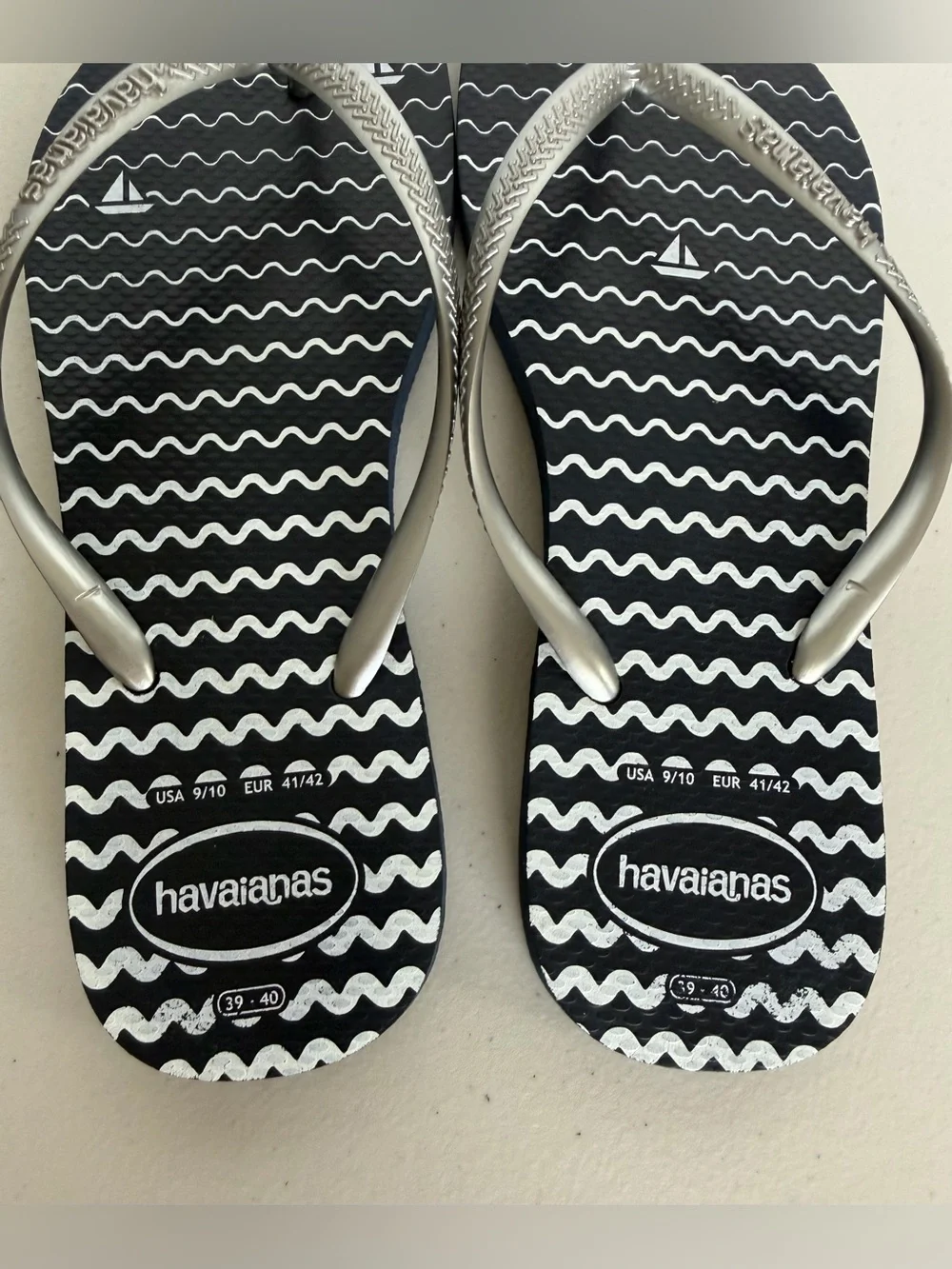 Havaianas Slim Oceano Flip Flops Navy Silver Wave Print Size 9/10